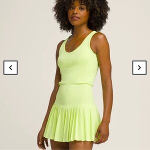 Wilson MIDTOWN TENNIS DRESS Racerback, Pleated Skirt Size M